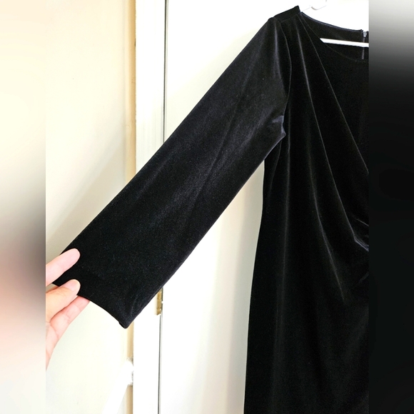 DKNY Women's Velvet Wrap Black Long Sleeved Dress Gathered Embellished Size 14 - Picture 5 of 9